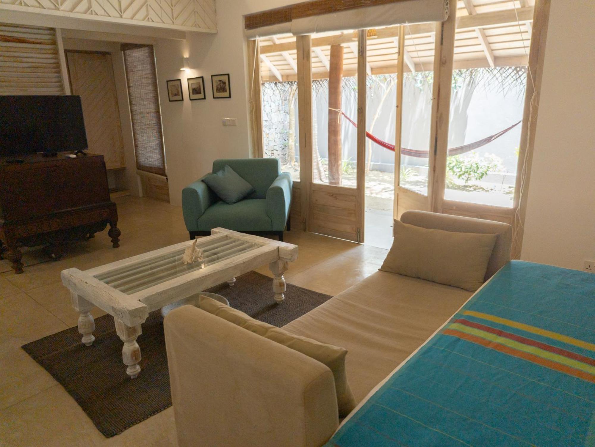 Hiru Villas And Kitesurfing Калпития Екстериор снимка